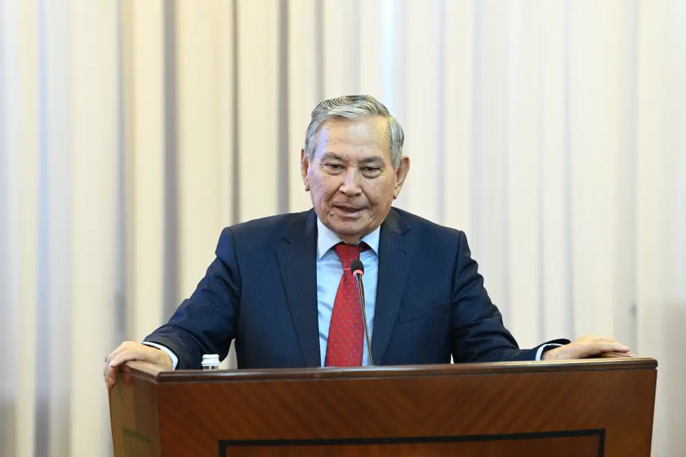 Глава региона встретился с государственным и общественным деятелем Мухтаром Кул-Мухаммедом (5)