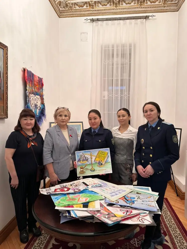 «Закон и порядок глазами ребёнка»: в столице подвели итоги конкурса рисунков среди школьников (9)