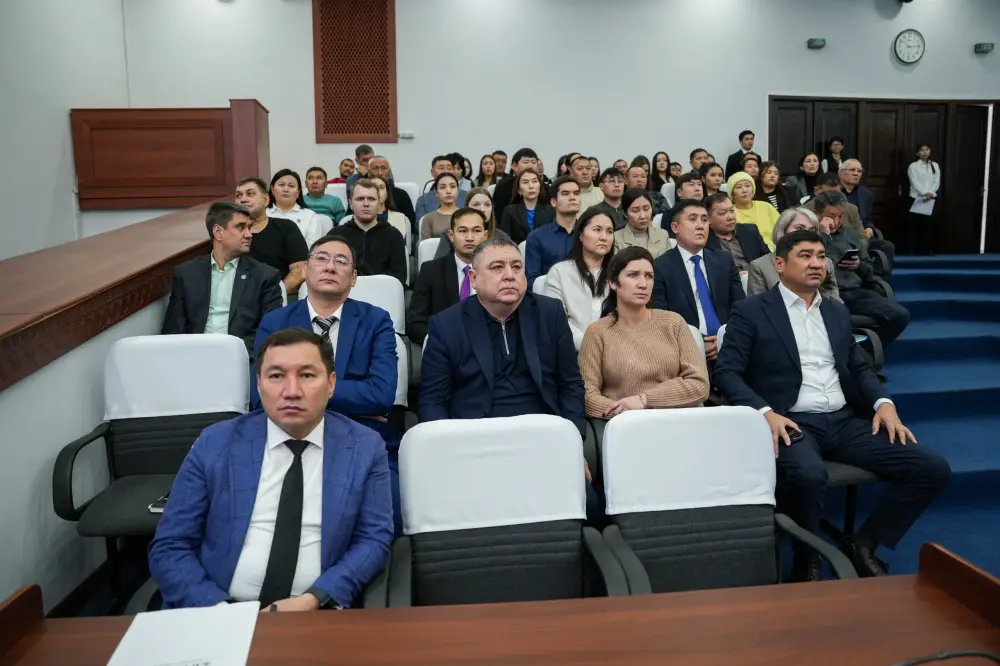 Вице-министр Иран Шархан провел встречу с населением Восточно-Казахстанской области (4)