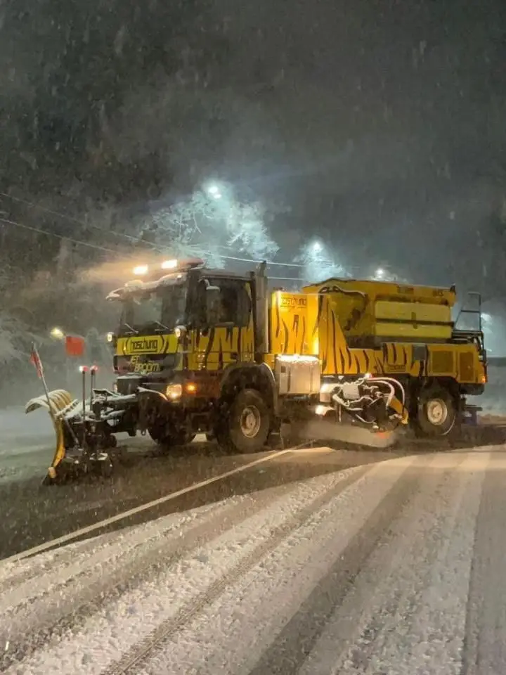 В Алматы пошёл снег. (3)