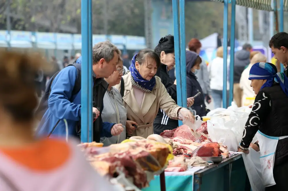 В Алматы зафиксируют цены на мясо кур и сахар (2)