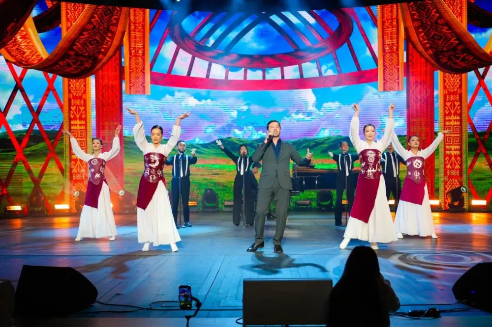 Победителей и призеров Международного конкурса творческой молодежи «Шабыт» наградили в Астане (8)