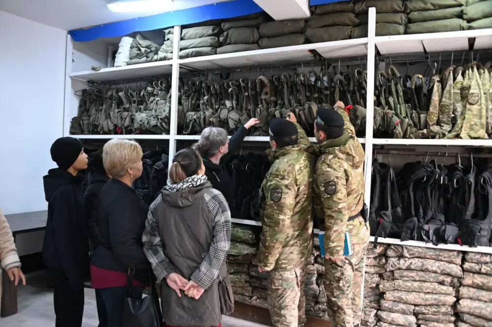 Бригаду морской пехоты посетили более ста родителей солдат (7)