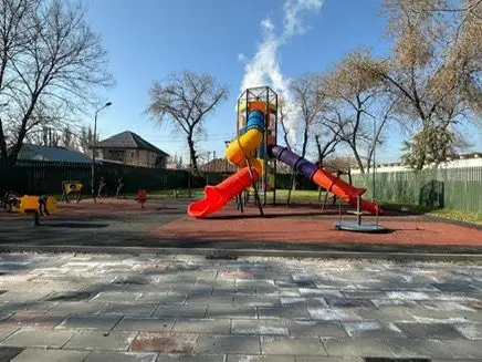 В Жетысуском районе Алматы благоустроено 28 дворов и 1,5 км набережной (3)