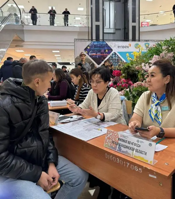 Более 40 предприятий предложили 850 вакансий на ярмарке рабочих мест в Караганде (2)