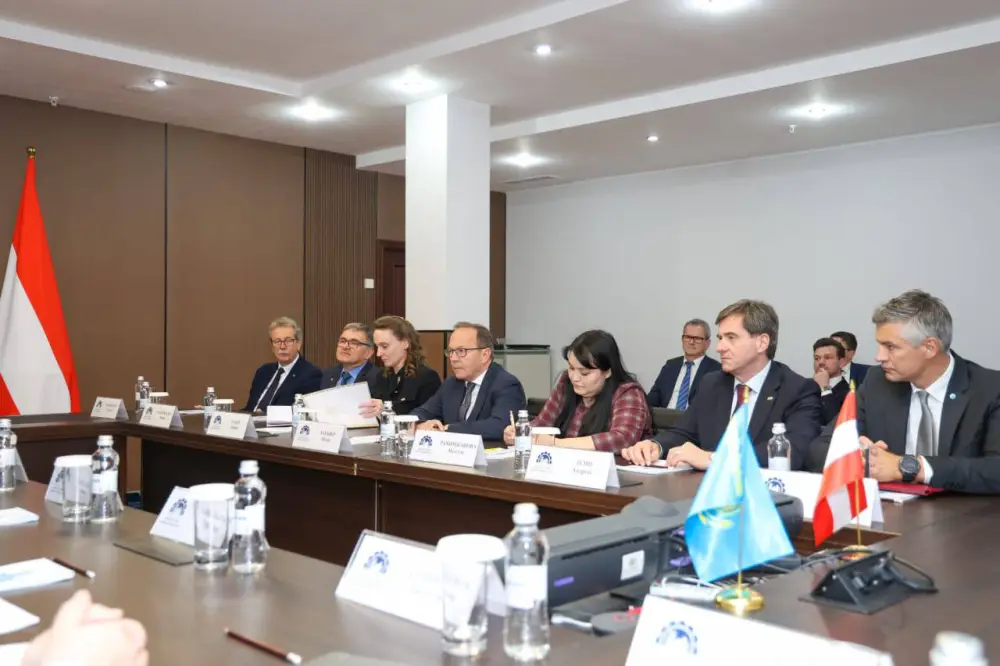 Министр Ерсайын Нагаспаев встретился со Вторым Президентом Национального собрания Австрии Петером Хаубнером (2)