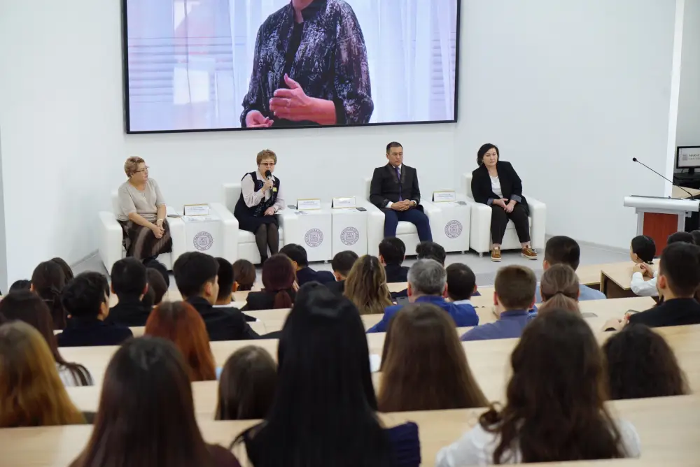 ПЕДАГОГИЧЕСКИЕ КЛАССЫ МАРҒҰЛАН УНИВЕРСИТЕТА: ВОЗМОЖНОСТИ ДЛЯ БУДУЩИХ УЧИТЕЛЕЙ (8)