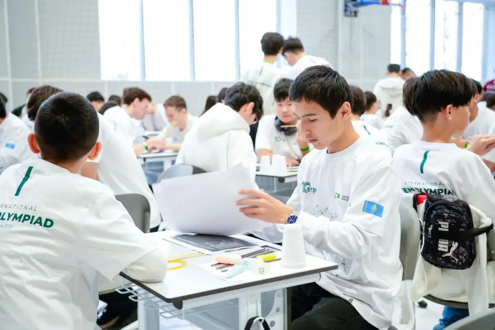 Международные STEM-олимпиада и битва роботов стартовали в Астане (3)