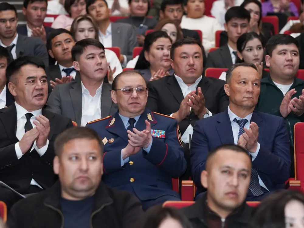 В ТУРКЕСТАНЕ НА ФОРУМЕ МОЛОДЫХ ГОСУДАРСТВЕННЫХ СЛУЖАЩИХ ПРОПАГАНДИРОВАЛИ ПРИНЦИПЫ ЧЕСТНОСТИ И ПАТРИОТИЗМА (4)