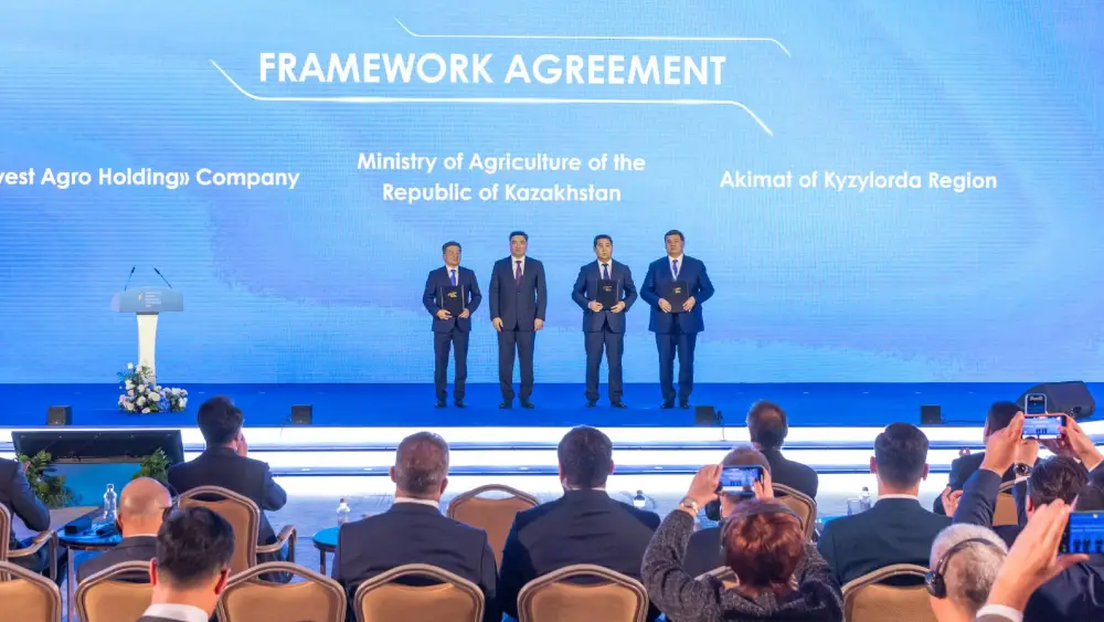 «Казахстан остается открытой и предсказуемой страной для долгосрочных инвестиций» — Олжас Бектенов на полях KGIR-2025 (7)