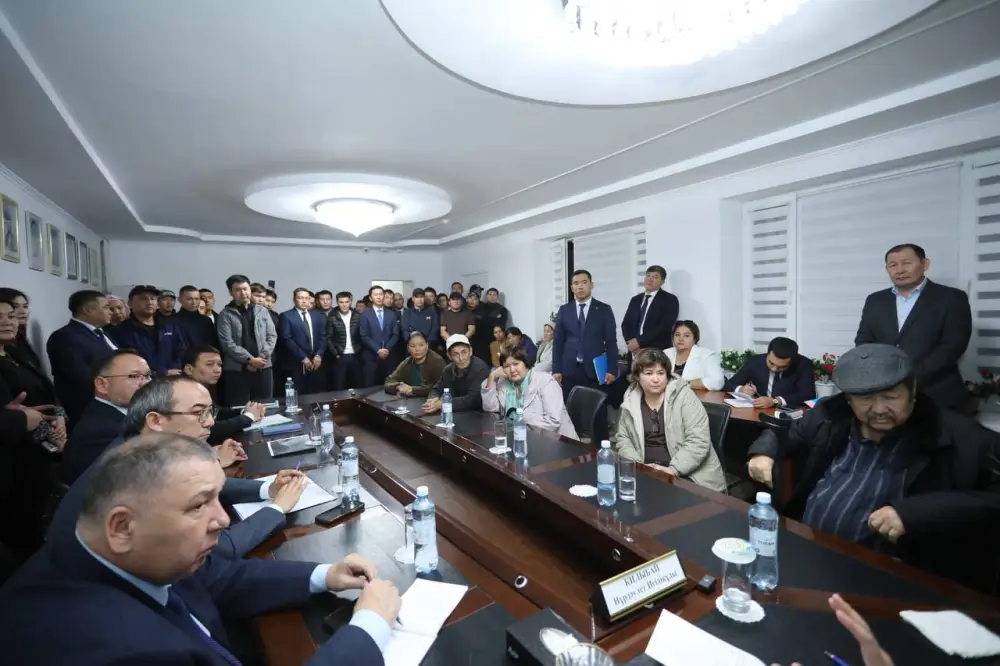 Нурдаулет Килыбай принял жителей Каракиянского района по личным вопросам (8)