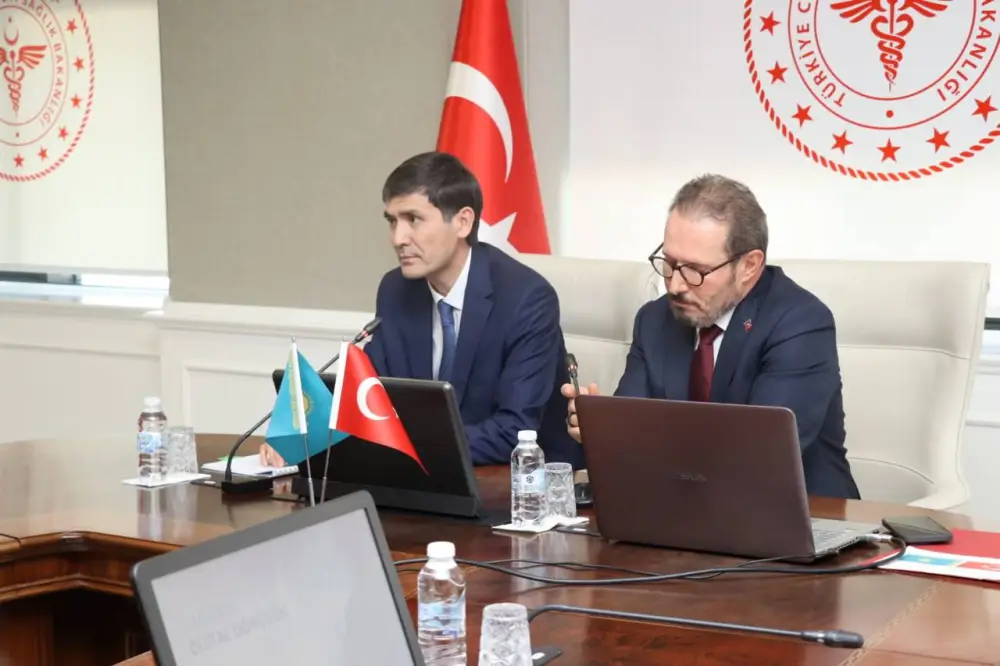 КАЗАХСТАН И ТУРЦИЯ ОБСУДИЛИ ВНЕДРЕНИЕ НОВЫХ ЦИФРОВЫХ РЕШЕНИЙ В МЕДИЦИНУ (2)