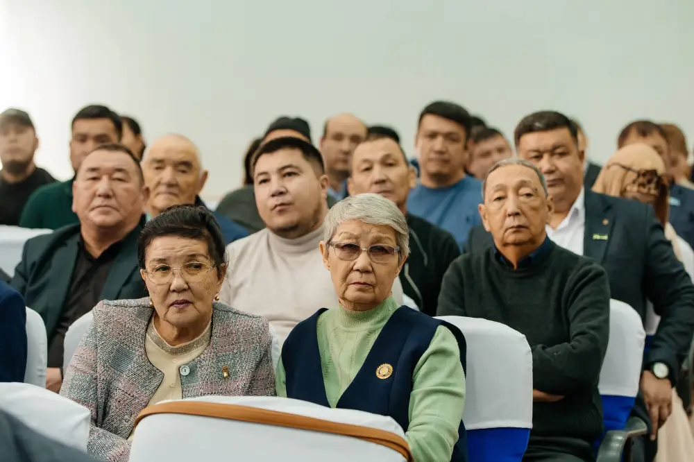 Серик Шапкенов встретился с жителями Макатского района (5)