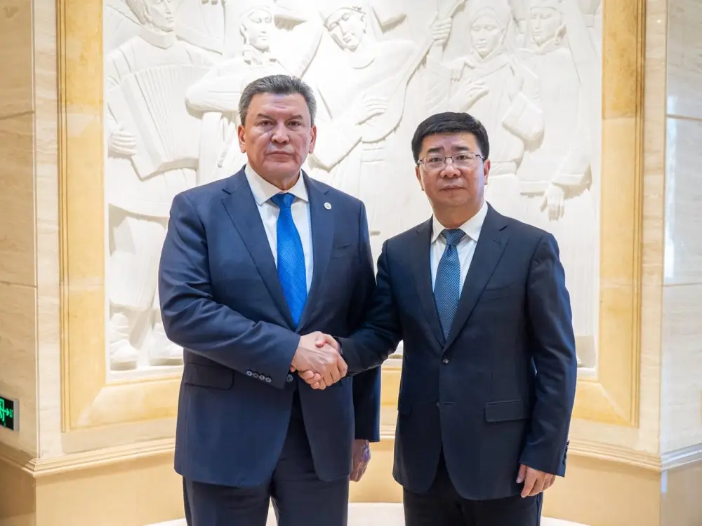 В ходе мероприятий были предметно обсуждены перспективные направления сотрудничества, осуществлен обмен опытом и определены конкретные шаги по дальнейшему развитию взаимодействия. (2)