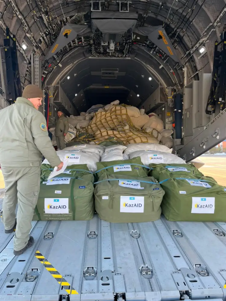 Казахстан направил гуманитарную миссию в Афганистан (3)