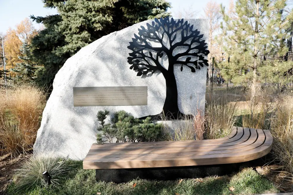 Дархан Сатыбалды посетил новый сквер в Алматы (2)