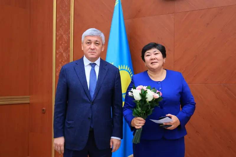 В Карагандинской области финансистов поздравили с профессиональным праздником (4)