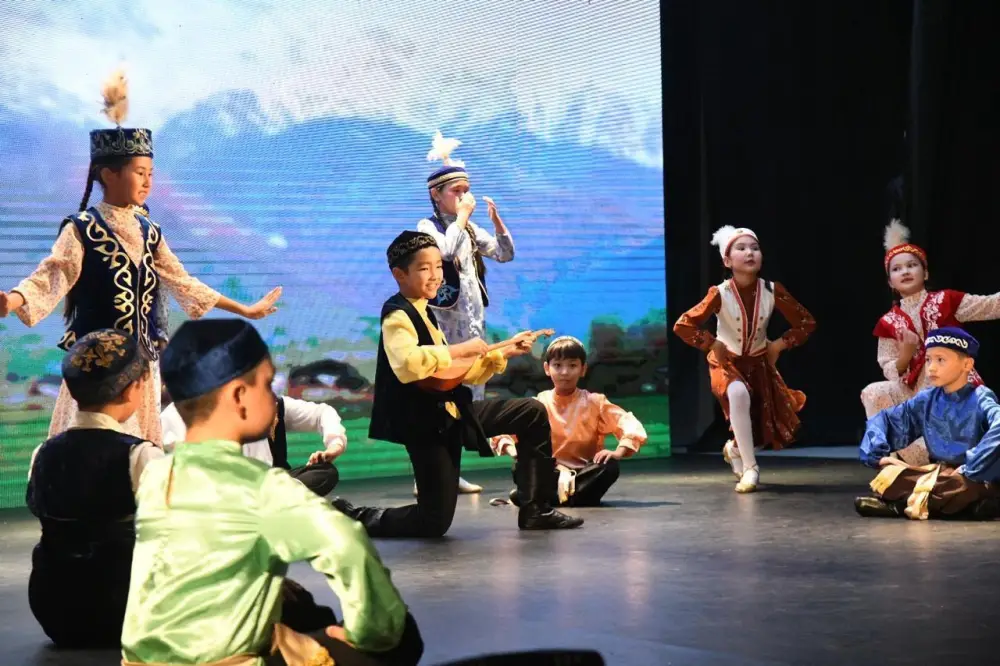 В столице прошел специальный хореографический спектакль, посвященный 100-летию Нургисы Тлендиева (2)