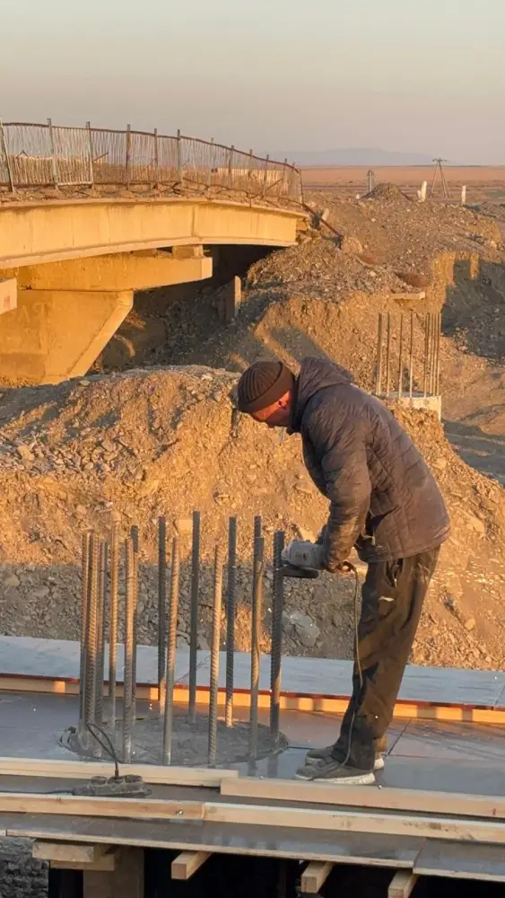 В Аксуатском районе ведется строительство моста, который соединит три села (2)