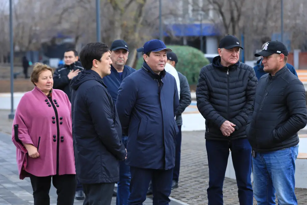 Аким Актюбинской области Асхат Шахаров ознакомился с ходом работ по благоустройству города. (6)