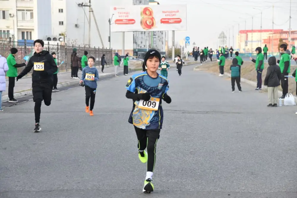 В Атырау впервые прошёл марафон с участием отцов и сыновей (3)