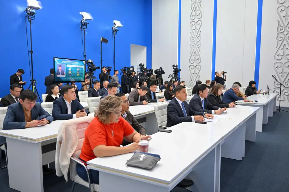 Как развивается область Абай: Берик Уали рассказал о планах на будущее на площадке Службы центральных коммуникаций (6)