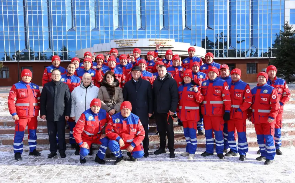 В КОСТАНАЙСКОЙ ОБЛАСТИ ОБНОВЛЕН АВТОПАРК СКОРОЙ ПОМОЩИ: ВРУЧЕНЫ КЛЮЧИ ОТ 50 НОВЫХ РЕАНИМОБИЛЕЙ (5)