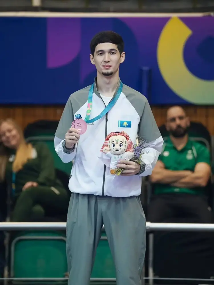 Каратэден Қазақстан құрамасы 1 алтын, 2 қола медаль жеңіп алды (4)