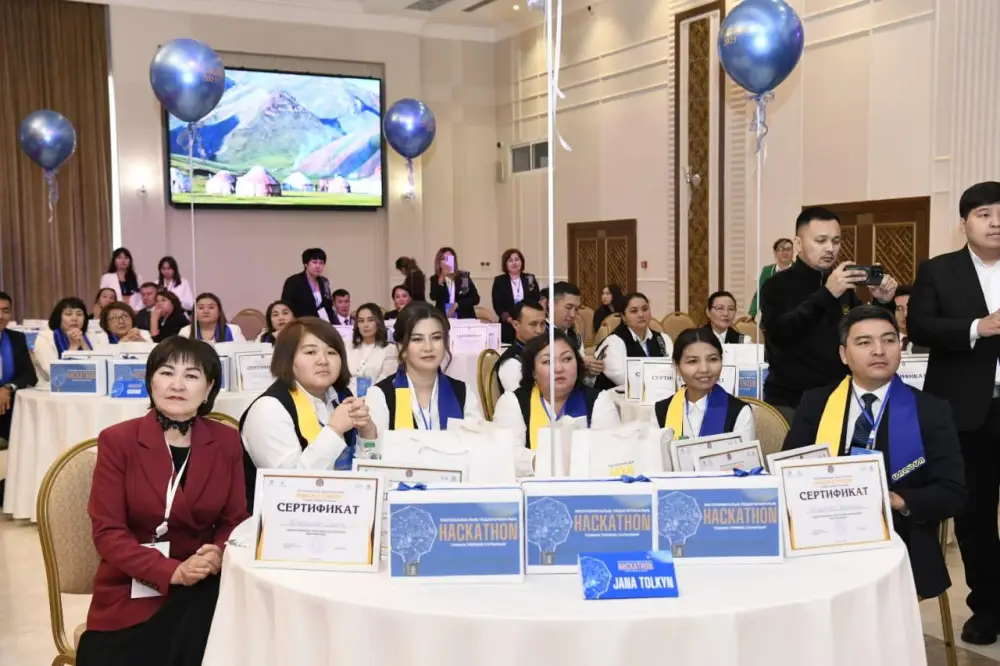 «Таным. Тәрбие. Тағылым»: в Астане прошел Республиканский педагогический хакатон участием руководителей школ (3)