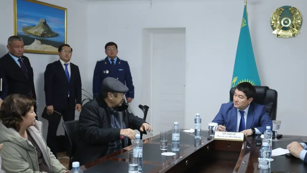 Нурдаулет Килыбай принял жителей Каракиянского района по личным вопросам (5)