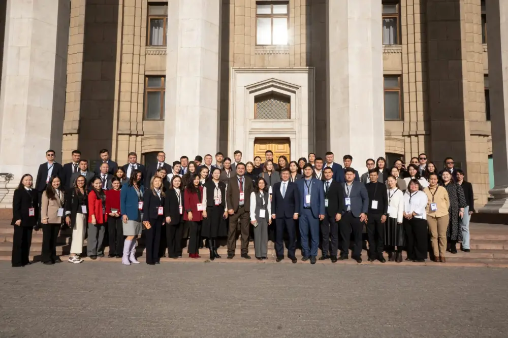 СОВЕТ МОЛОДЫХ УЧЕНЫХ: РЕСПУБЛИКАНСКИЙ КРУГЛЫЙ СТОЛ ПО ВОПРОСАМ НАУЧНО-ТЕХНОЛОГИЧЕСКОГО РАЗВИТИЯ (4)
