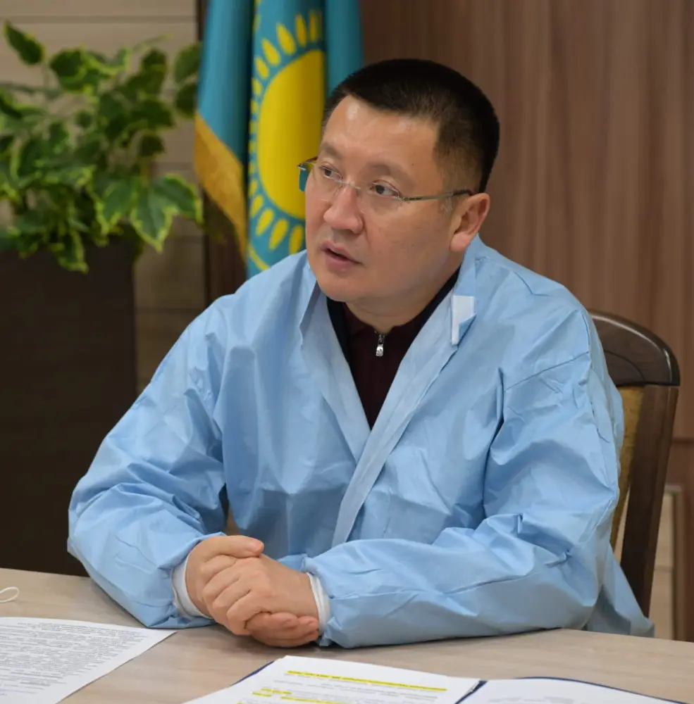 Глава региона Асаин Байханов посетил Павлодарский областной кардиологический центр и ознакомился с его работой (2)