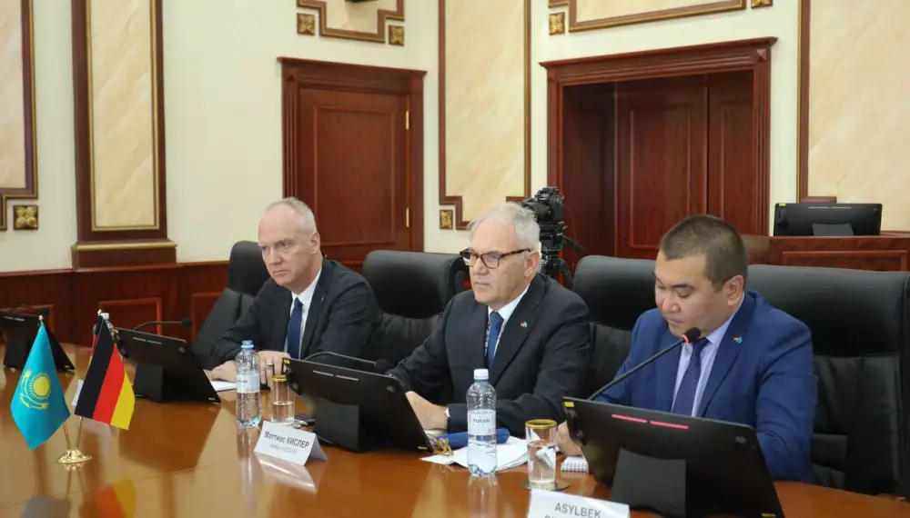 Аким Мангистауской области встретился с Генеральным консулом Республики Германия (5)