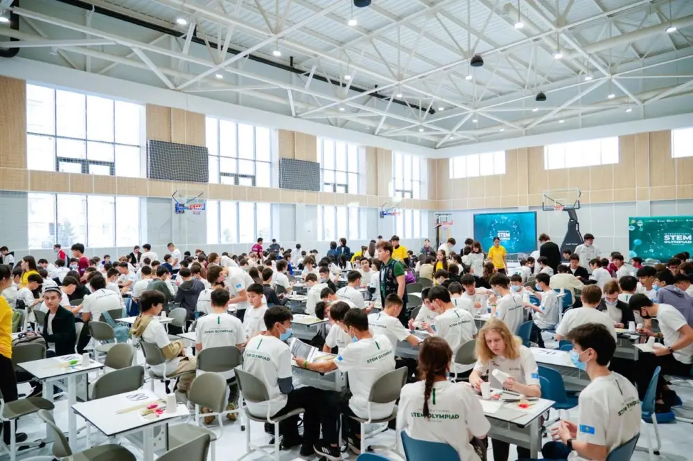 Международные STEM-олимпиада и битва роботов стартовали в Астане (7)