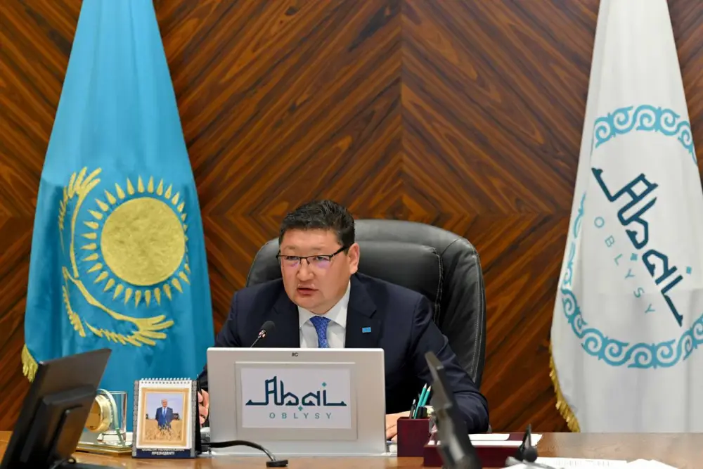 Рассмотрены вопросы реализации государственной молодежной политики и развития массового спорта в регионе (7)