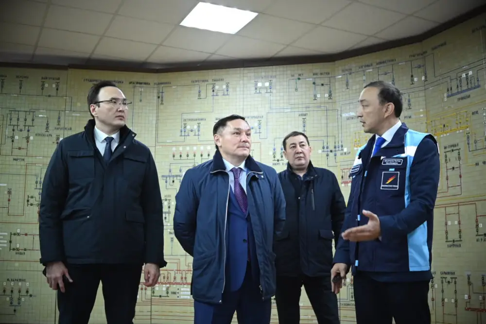Советник Премьер-Министра РК ознакомился с цифровизацией инженерных сетей Актюбинской области (2)