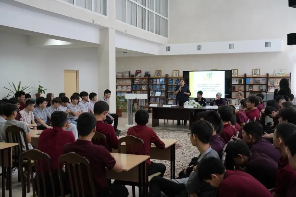 «Таза Қазақстан»: в Астане прошла специальная лекция для молодежи на экологическую тему (8)