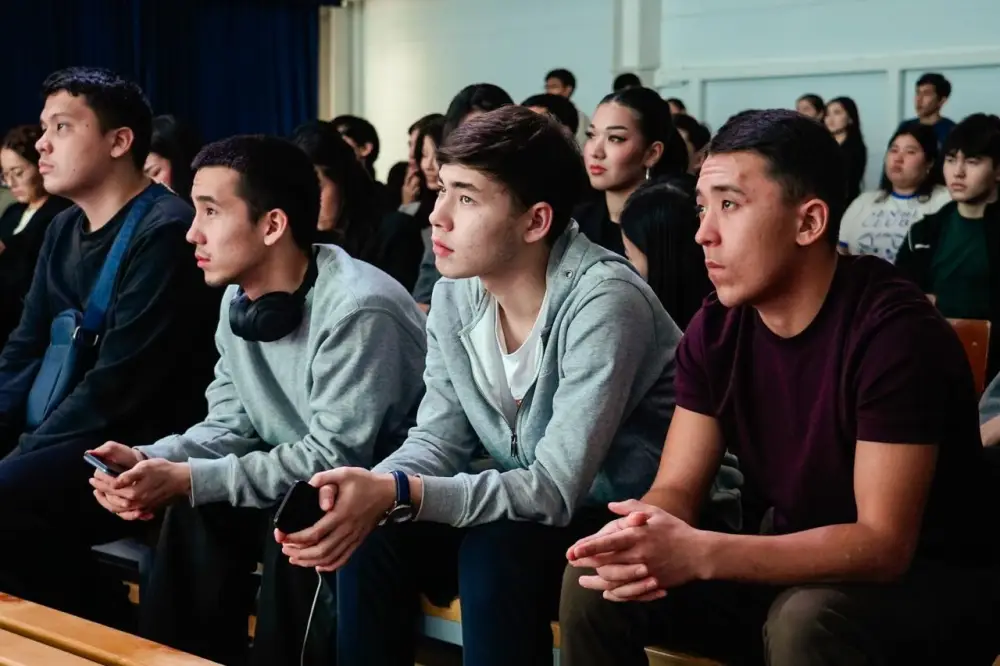 «Астана - город без наркотиков»: блогеры и спортсмены рассказали столичным студентам о вреде наркотических веществ (3)