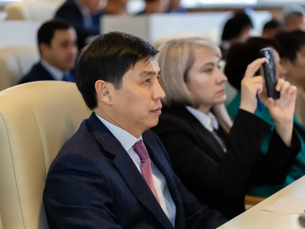 В ВКО прошло заседание акимата: рассмотрены вопросы АПК, геологии и интернета (6)