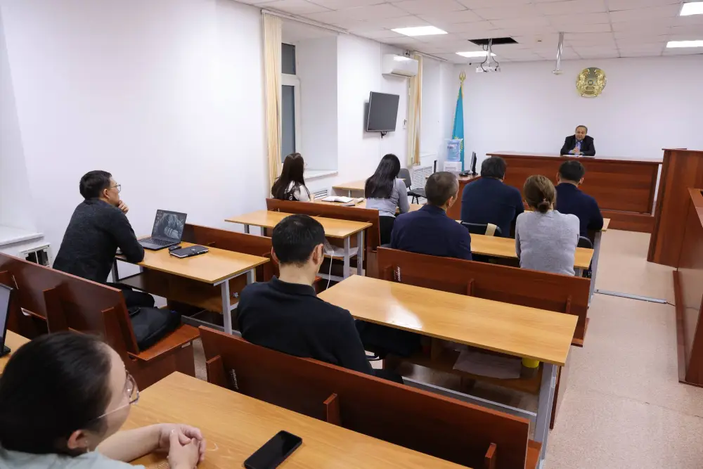 Члены Высшего Судебного Совета провели гостевые лекции для магистрантов Академии правосудия (3)