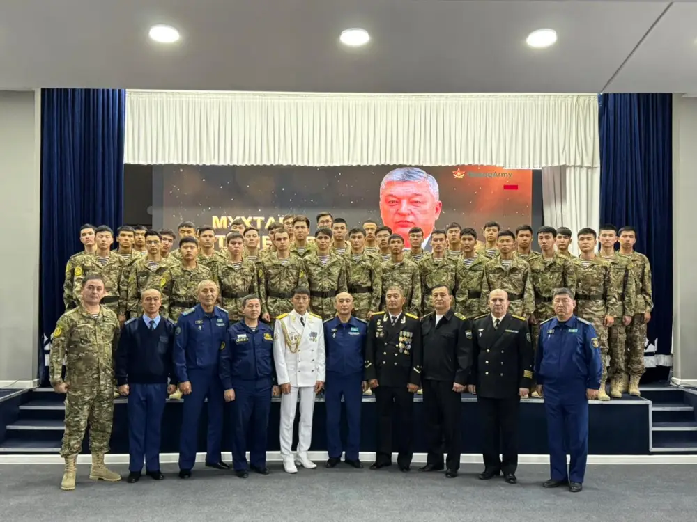 В Актау в честь юбилея генерала армии Алтынбаева прошел урок мужества (4)