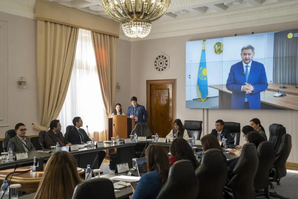 СОВЕТ МОЛОДЫХ УЧЕНЫХ: РЕСПУБЛИКАНСКИЙ КРУГЛЫЙ СТОЛ ПО ВОПРОСАМ НАУЧНО-ТЕХНОЛОГИЧЕСКОГО РАЗВИТИЯ (5)