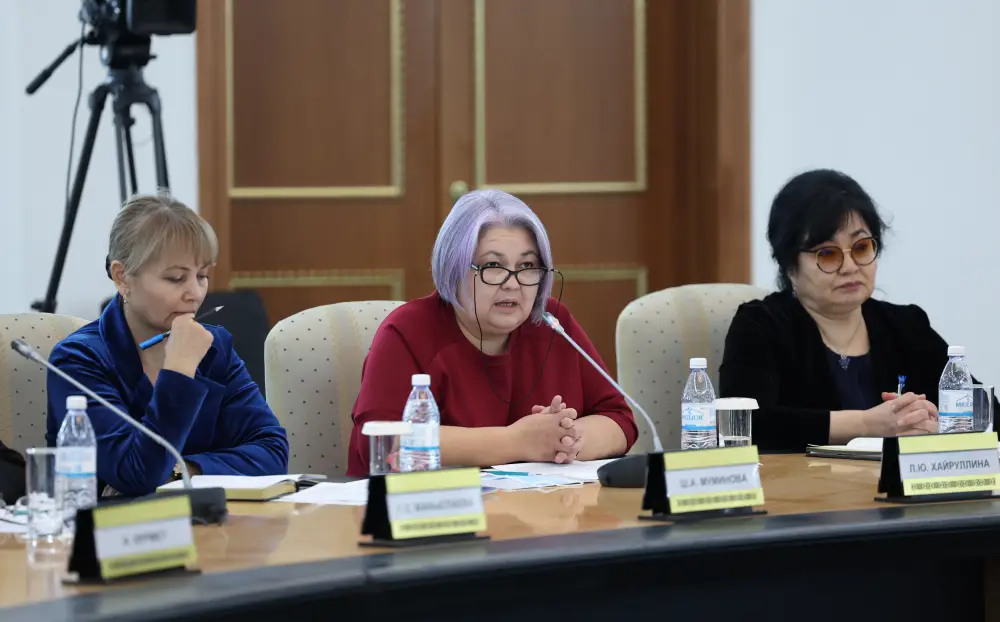 Депутаты, эксперты и представители госорганов обсудили вопросы повышения привлекательности воинской службы (10)