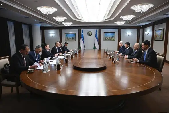 ГЛАВА ТУРКЕСТАНСКОЙ ОБЛАСТИ ВСТРЕТИЛСЯ С ПРЕМЬЕР-МИНИСТРОМ РЕСПУБЛИКИ УЗБЕКИСТАН (3)