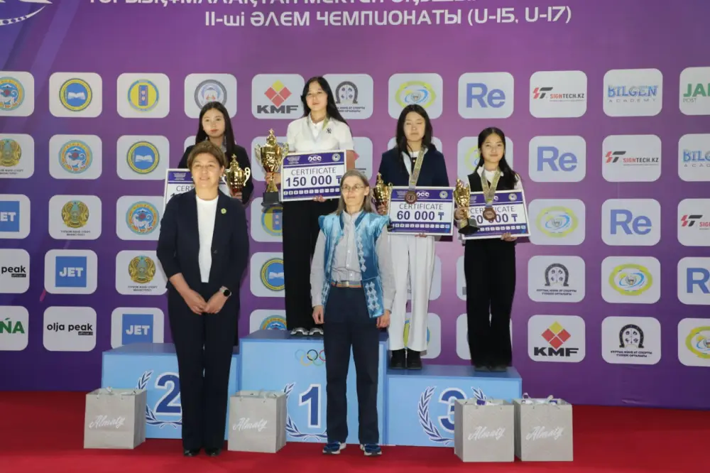 В Алматы завершился чемпионат мира по тогызкумалаку среди юношей и девушек (10)