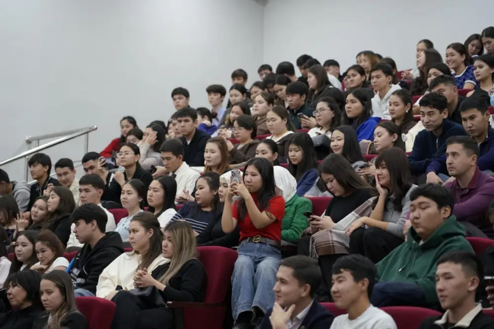 «Закон и порядок»: именитые спортсмены рассказали столичным студентам о пагубном влиянии наркотиков (8)