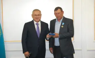 Аким Жетісу Бейбит Исабаев наградил 7 аграриев за достижения в сельском хозяйстве области