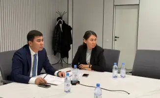 Вице-министр Куандык Кажкенов обсуждает вопросы ЖКХ с гражданами Казахстана