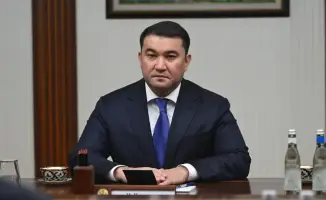 Встреча акима Туркестанской области с премьер-министром Узбекистана: обсуждение вопросов сотрудничества