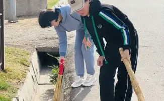 Осенний субботник в Шардаре: жители и волонтёры очищают улицы и ирригационные системы